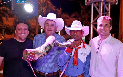Serenata e Bazar de Natal tem início com a Orquestra Municipal de Viola