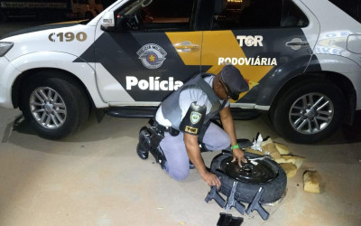 Casal é preso com armas de uso restrito no interior paulista