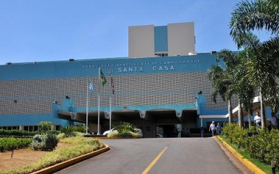 Edifício da Santa Casa  oferece risco há seis anos