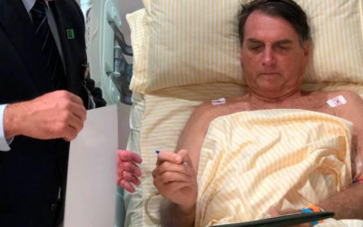 Bolsonaro tem febre e “imagem compatível com pneumonia”, diz hospital