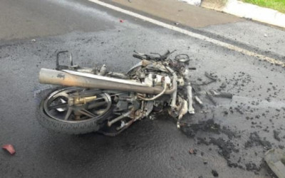 jovem morre em grave acidente envolvendo moto e carreta em Assis