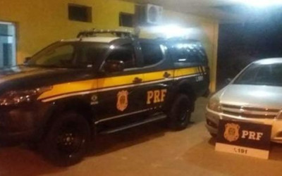 PRF em Coxim/MS recupera carro roubado com menor de idade