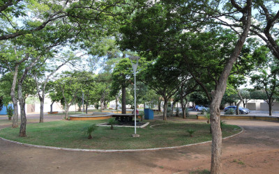 Vandalismo deixa Praça de Três Lagoas sem iluminação