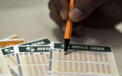 Mega-Sena acumula de novo e prêmio chega a R$ 73 milhões