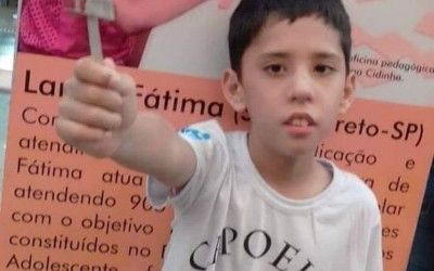 Menino morre após picada de escorpião ao tentar pegar gato