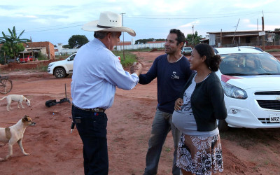 Prefeito de Três Lagoas anuncia ligação de água às famílias já residentes nos lotes do Jardim das Primaveras
