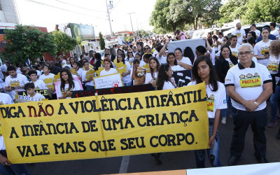 Caminhada chama à atenção para a luta contra violência, abuso e exploração sexual de crianças e adolescentes