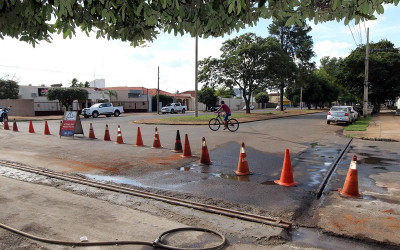 Infraestrutura realiza reparos na Avenida Antônio Trajano