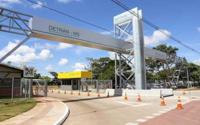 Detran-MS divulga lista de motoristas infratores que devem entregar CNH