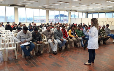 Viver Bem da Unimed Andradina ministra palestra na Usina Ipê