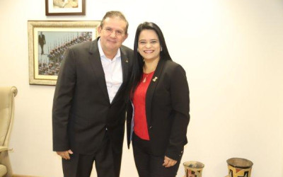 Deputado Eduardo Rocha e vereadora conversam sobre melhorias para Capital