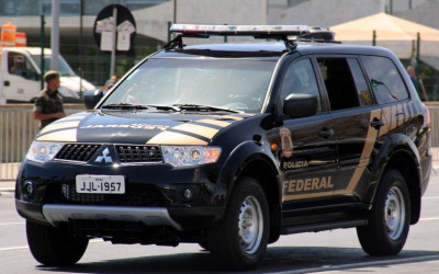 Polícia Federal faz operações contra tráfico em portos