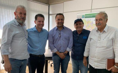 Prefeitura de Coxim pede aumento de repasse para hospital e Eduardo Rocha intermedeia reunião