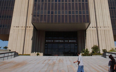Estimativa de inflação cai pela 11ª vez seguida para 3,26%