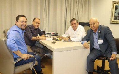 Deputado Eduardo Rocha discute emendas e outras benfeitorias para município de Coxim