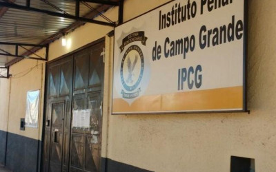 Conversa entre milicianos aponta propina em presídios