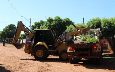 “Meu Bairro Limpo” retira 824 caminhões de lixo em 58 bairros
