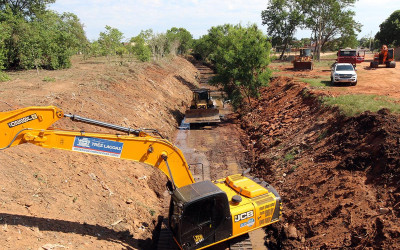 Prefeitura inicia limpeza no Córrego da Onça