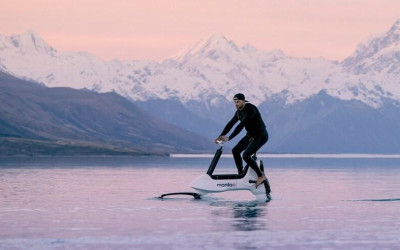 Klefer mostra bicicleta elétrica que anda na água!