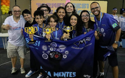 Escola do Sesi de Dourados conquista 3º lugar e segue para etapa nacional de torneio de robótica