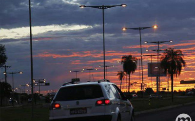 Chega à Câmara projeto que isenta 35 mil famílias da taxa de iluminação em Campo Grande