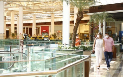 Shopping Campo Grande reabre com apenas duas portas funcionando e poucos clientes