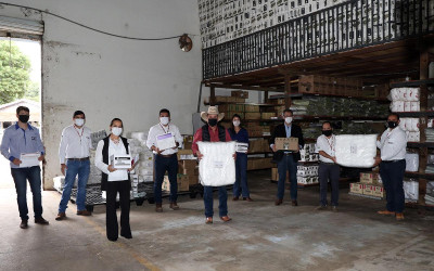 Prefeitura recebe doação de mais de 11 mil itens de proteção individual da Júlio Simões Logística