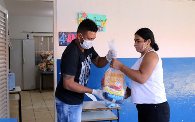 Prefeitura de Três Lagoas inicia nesta segunda-feira (18) entrega dos kits alimentação escolar aos alunos cadastrados no Bolsa Família