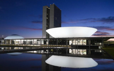 PEC amplia mandatos dos atuais prefeitos e unifica eleições a partir de 2022