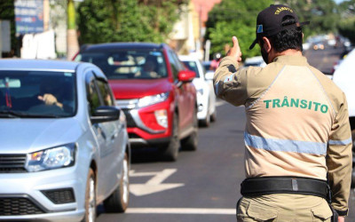 Trânsito na Rua Duque de Caxias já está em sentido único