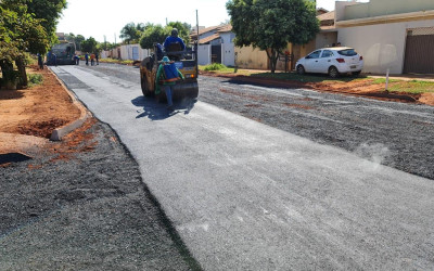 Rua Jorge Elias Seba, no Bairro Santa Júlia, está sendo pavimentada