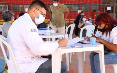 SEGUNDA CHANCE - Pessoas com mais de 60 anos obesas mórbidas, oncológicas, transplantadas e imunossuprimidas poderão se vacinar neste sábado (17)