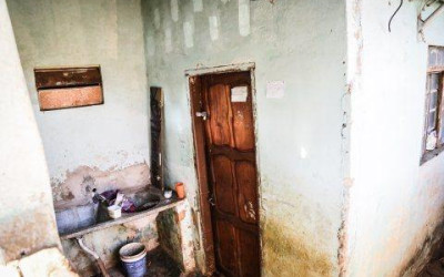 Depoimento de mãe que matou bebê afogada detalha de lesão em órgão genital a ‘chip da besta’