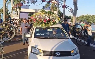 Comoção toma conta no adeus à ciclista atropelado em rodovia