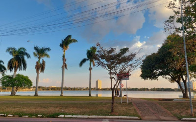 Sol aparece, mas chuva rápida e trovoadas podem marcar a quarta-feira em Três Lagoas