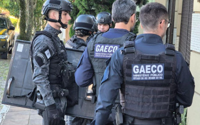 Gaeco desmonta esquema milionário que trocava vagas no SUS por contratos de livros em Mato Grosso do Sul