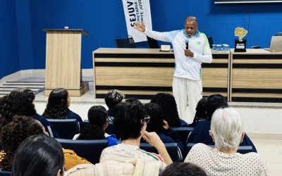 Palestra com ídolo do atletismo brasileiro fortalece formação de atletas de Três Lagoas