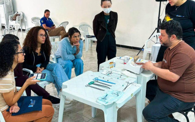 Saúde promove curso de inserção de DIU para enfermeiros e residentes de enfermagem