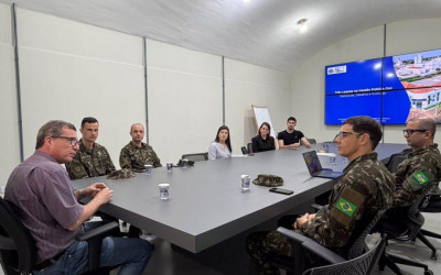 Três Lagoas recebe militares do Exército para apresentar práticas de governança e gestão pública