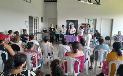 Ação de conscientização pelo fim da violência contra a mulher reúne beneficiários do PAA em Três Lagoas