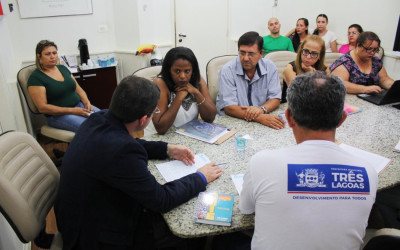 Prefeitura recebe representantes do Sinted para nova reunião de negociação