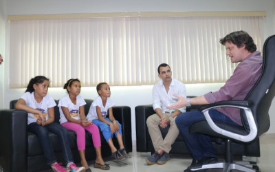 Presidente da Câmara  recebe crianças do projeto Comunidade Educa