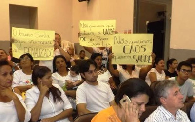Moradores fazem protesto na Câmara contra fechamento de unidade de saúde 