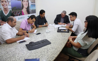 Prefeitura recebe doação dos bens móveis da antiga Escola SESI