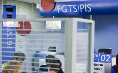 Até esta quarta (14), agências da Caixa abrem mais cedo para saques do FGTS