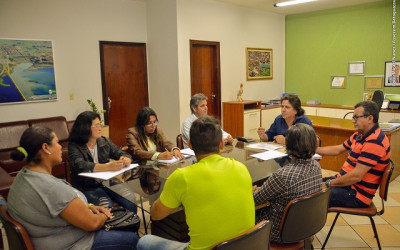 Prefeitura discute reposição salarial com representantes sindicais