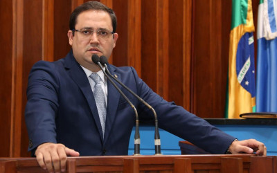 Deputado Márcio Fernandes propõe incluir o crime de zoofilia no código penal