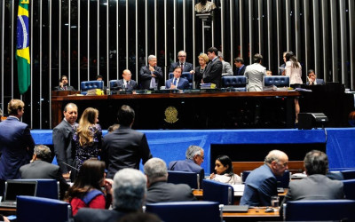 Lei altera Programa Seguro-Emprego, que reduz jornada e salário de trabalhadores