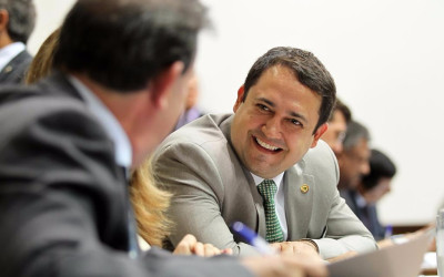 Projeto de Márcio Fernandes prevê controle e pagamento individual em bares