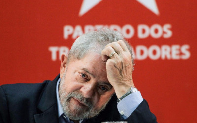 Lula é condenado na Lava Jato a 9 anos e 6 meses de prisão no caso do triplex